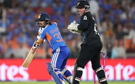 LIVE: India pile on runs, pressure on New Zealand